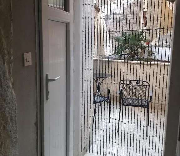 Old Town 게스트하우스 풀라